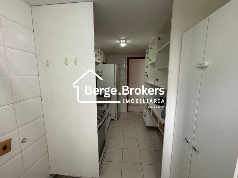 Conheça cozinha e área do imóvel - Apartamento 4 quartos à venda Botafogo, Rio de Janeiro - R$ 1.850.000 - RJAP40172 - 29 cozinha e área - 29