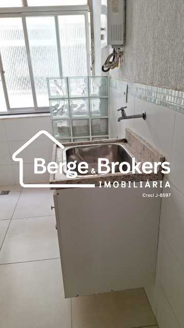 ÁREA SERVIÇO - 19