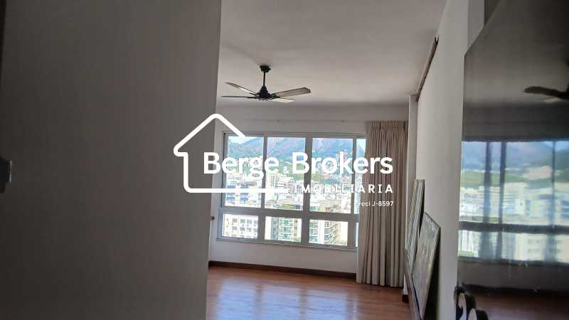 1° ANDAR SALA - 8