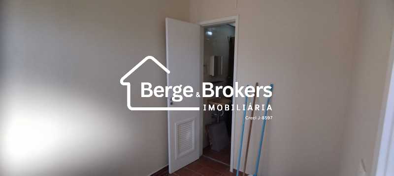 quarto de serviço - 15