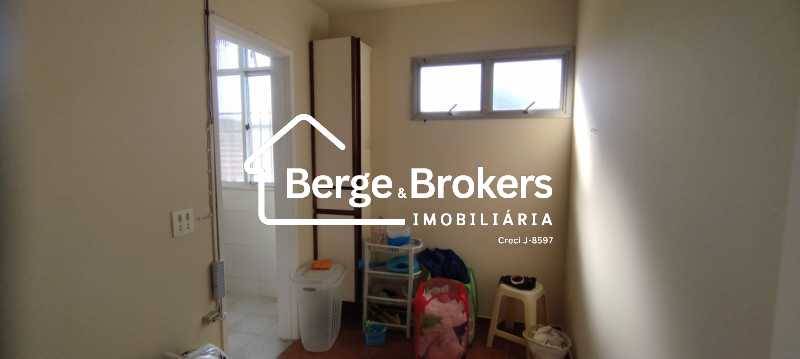quarto de serviço - 16