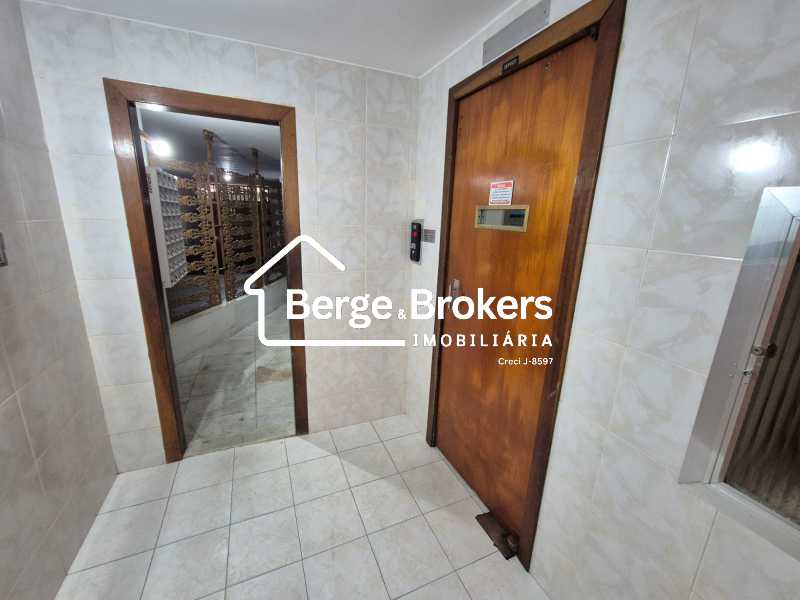 Conheça IMG-20250924-WA0068 do imóvel - Apartamento à venda Rua Edmundo Lins, Copacabana, Rio de Janeiro - R$ 870.000 - RJAP20716 - 36 IMG-20250924-WA0068 - 36