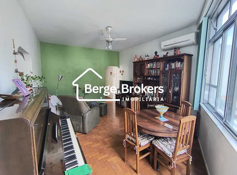 Conheça SALA do imóvel - Apartamento à venda na Tijuca com três quartos sendo uma suite e vaga de garagem - RJAP30711 - 3 SALA - 3