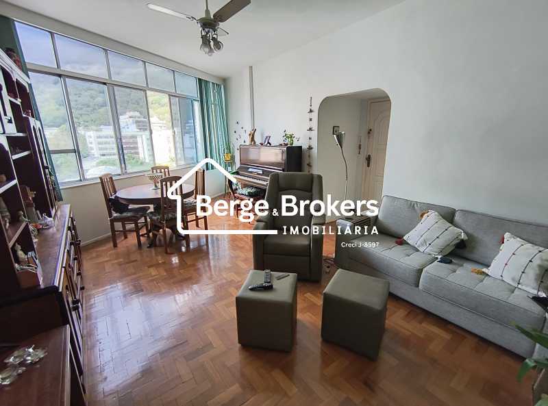 Conheça SALA do imóvel - Apartamento à venda na Tijuca com três quartos sendo uma suite e vaga de garagem - RJAP30711 - 4 SALA - 4
