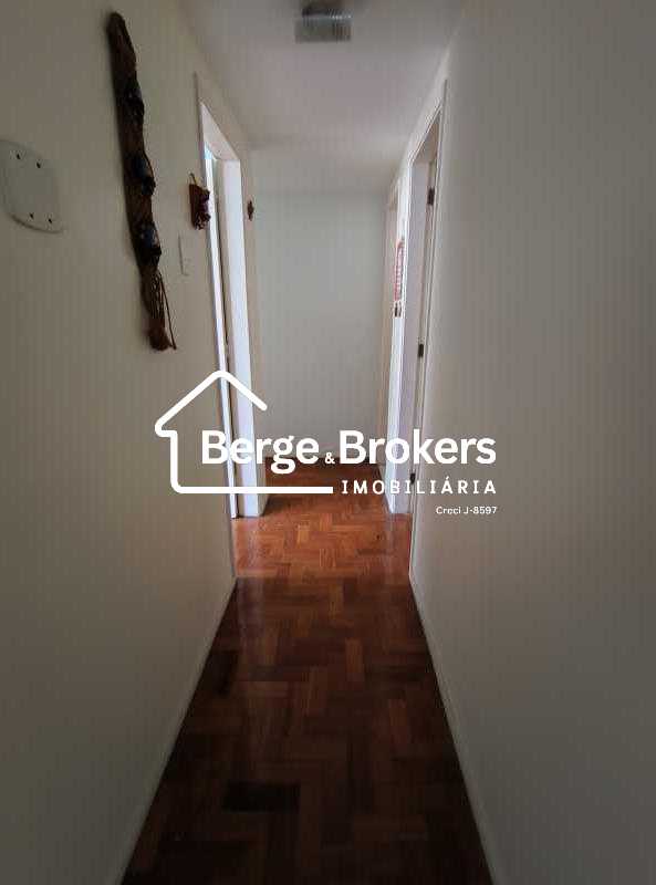 Conheça CIRCULAÇÃO do imóvel - Apartamento à venda na Tijuca com três quartos sendo uma suite e vaga de garagem - RJAP30711 - 11 CIRCULAÇÃO - 11