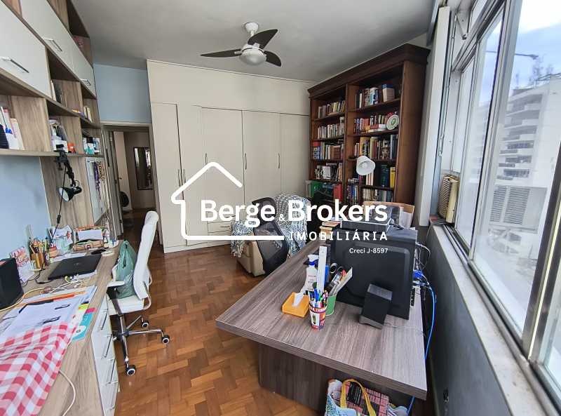 Conheça QUARTO 1 do imóvel - Apartamento à venda na Tijuca com três quartos sendo uma suite e vaga de garagem - RJAP30711 - 14 QUARTO 1 - 14