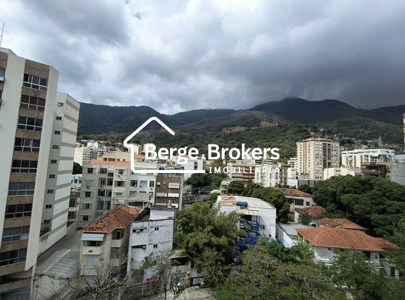 Conheça VISTA SALA do imóvel - Apartamento à venda na Tijuca com três quartos sendo uma suite e vaga de garagem - RJAP30711 - 16 VISTA SALA - 16