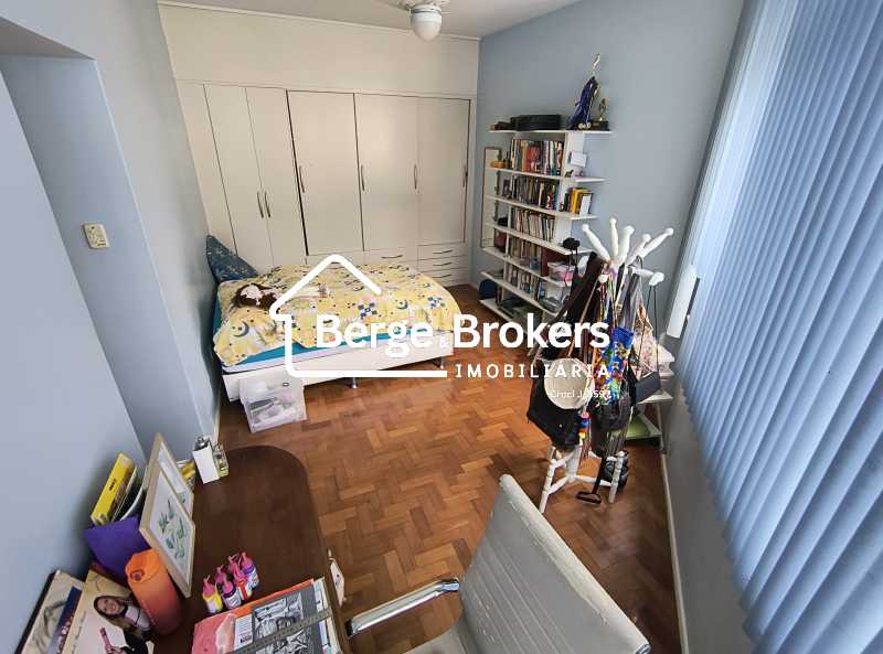 Conheça QUARTO 2 do imóvel - Apartamento à venda na Tijuca com três quartos sendo uma suite e vaga de garagem - RJAP30711 - 21 QUARTO 2 - 21