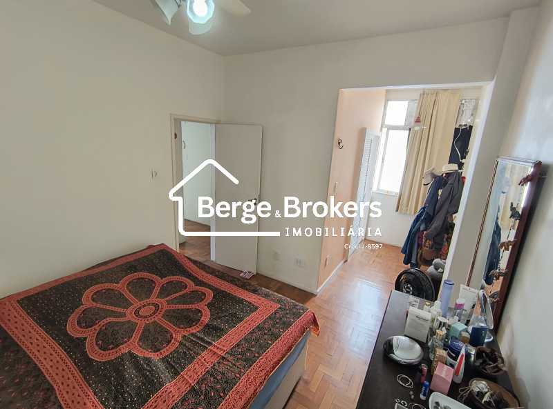 Conheça SUITE do imóvel - Apartamento à venda na Tijuca com três quartos sendo uma suite e vaga de garagem - RJAP30711 - 24 SUITE - 24