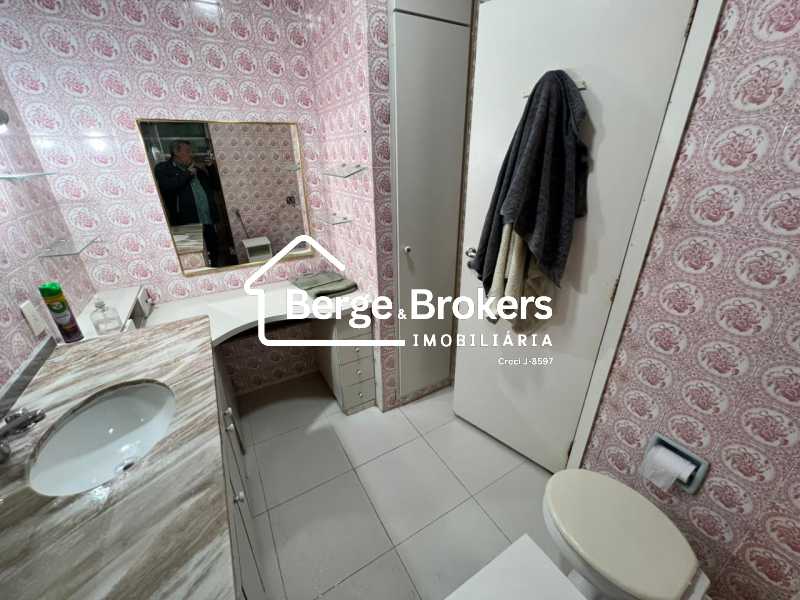 Conheça Banheiro social do imóvel - Apartamento para alugar Rua Barão de Ipanema, Copacabana, Rio de Janeiro - R$ 4.800 - RJAP20724 - 9 Banheiro social - 9
