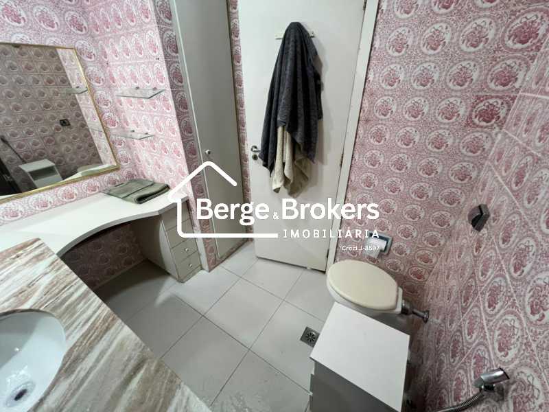 Conheça Banheiro social do imóvel - Apartamento para alugar Rua Barão de Ipanema, Copacabana, Rio de Janeiro - R$ 4.800 - RJAP20724 - 10 Banheiro social - 10