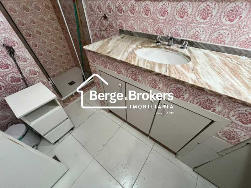 Conheça Banheiro social do imóvel - Apartamento para alugar Rua Barão de Ipanema, Copacabana, Rio de Janeiro - R$ 4.800 - RJAP20724 - 12 Banheiro social - 12