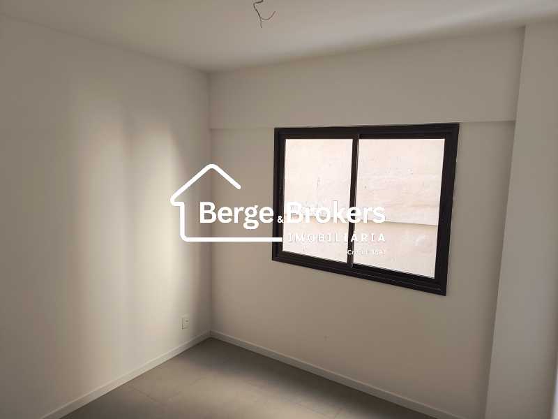Conheça QUARTO/SUITE do imóvel - Apartamento 1ª locação varandinha,sala e quarto com vaga de garagem a venda na Tijuca - RJAP10376 - 7 QUARTO/SUITE - 7