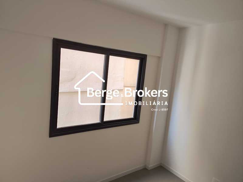 Conheça QUARTO/SUITE do imóvel - Apartamento 1ª locação varandinha,sala e quarto com vaga de garagem a venda na Tijuca - RJAP10376 - 10 QUARTO/SUITE - 10