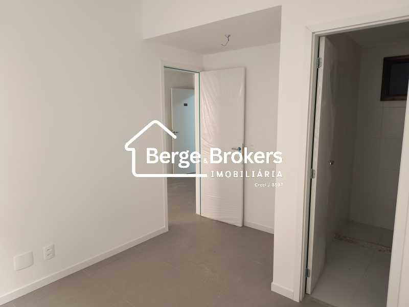 Conheça QUARTO/SUITE do imóvel - Apartamento 1ª locação varandinha,sala e quarto com vaga de garagem a venda na Tijuca - RJAP10376 - 11 QUARTO/SUITE - 11