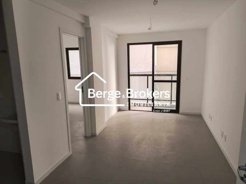 Conheça SALA do imóvel - Apartamento 1ª locação varandinha,sala e quarto com vaga de garagem a venda na Tijuca - RJAP10376 - 1 SALA - 1