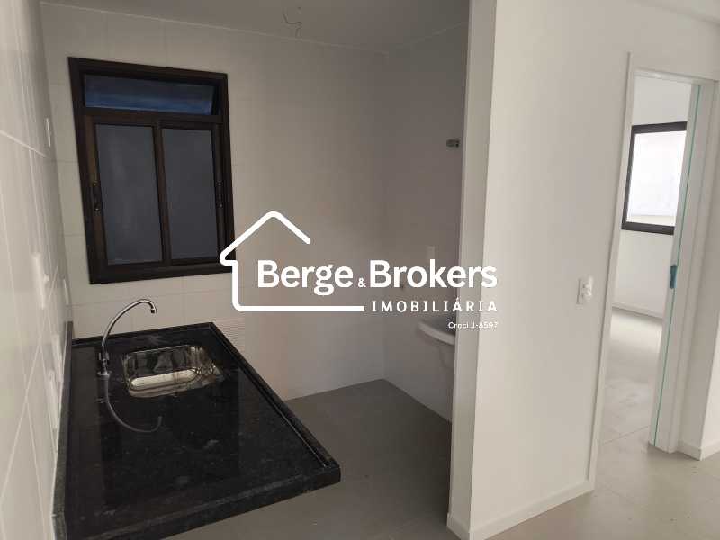 Conheça COZINHA do imóvel - Apartamento 1ª locação varandinha,sala e quarto com vaga de garagem a venda na Tijuca - RJAP10376 - 15 COZINHA - 15