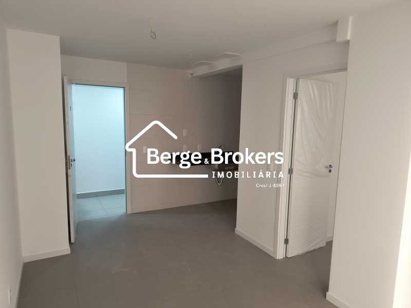 Conheça SALA do imóvel - Apartamento 1ª locação varandinha,sala e quarto com vaga de garagem a venda na Tijuca - RJAP10376 - 3 SALA - 3