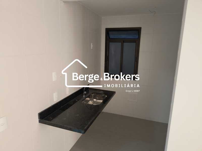 Conheça COZINHA do imóvel - Apartamento 1ª locação varandinha,sala e quarto com vaga de garagem a venda na Tijuca - RJAP10376 - 16 COZINHA - 16