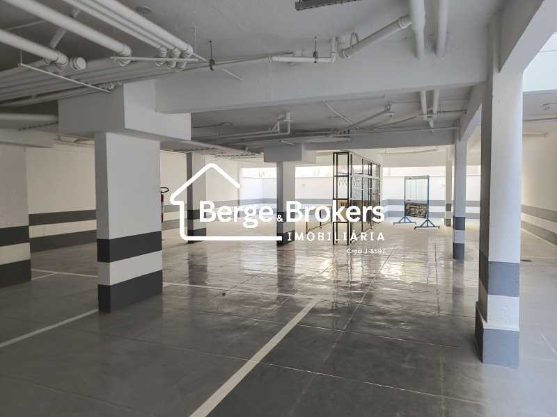 Conheça GARAGEM do imóvel - Apartamento 1ª locação varandinha,sala e quarto com vaga de garagem a venda na Tijuca - RJAP10376 - 19 GARAGEM - 19