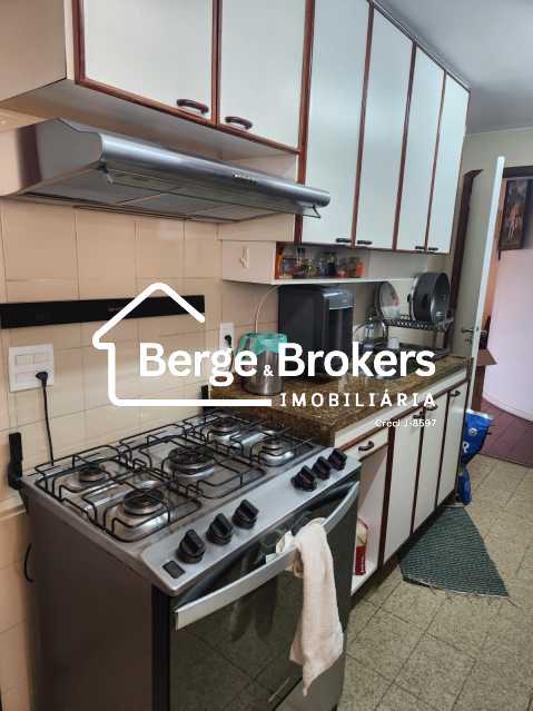 4a0b233f-44f3-45b3-9b56-3c902c - 17