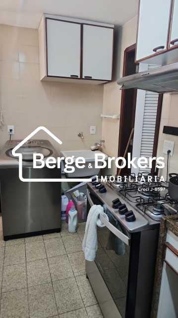 e1efd608-9281-4357-88fd-11f19b - 18