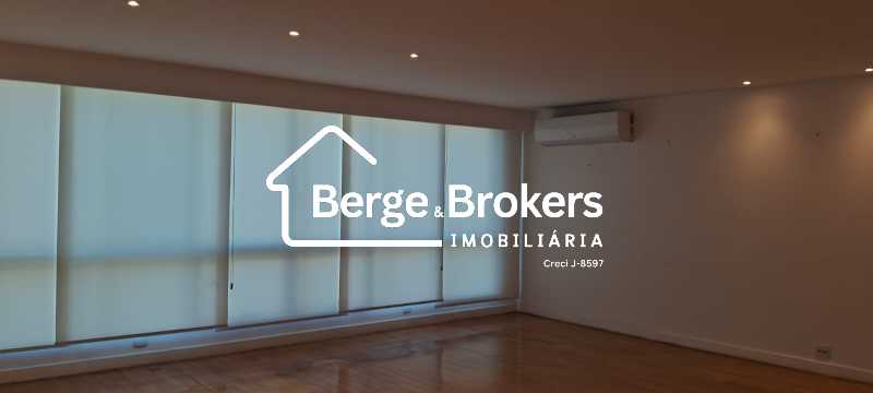 WhatsApp Image 2025-11-10 at 2 - 3