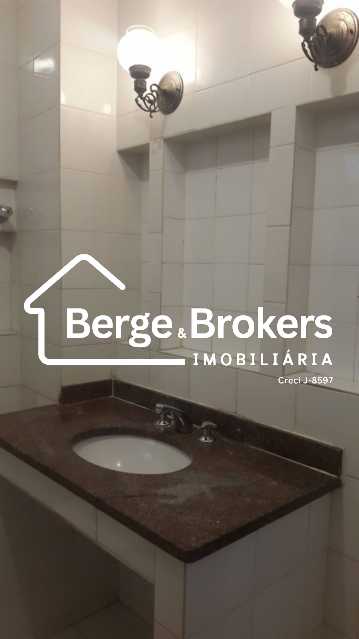 Conheça 12 - banheiro social 2. do imóvel - Apartamento 1 quarto à venda Copacabana, Rio de Janeiro - R$ 850.000 - RJAP10381 - 12 12 - banheiro social 2. - 12