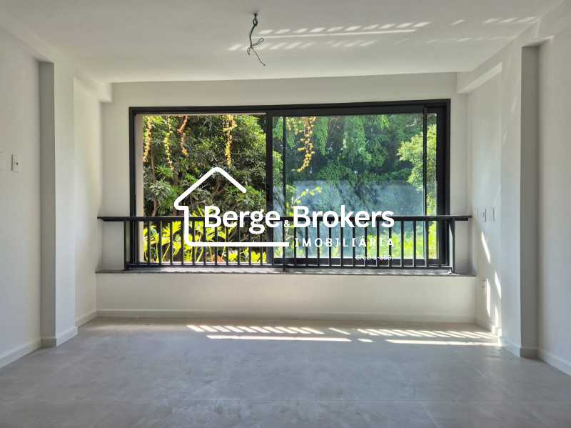 WhatsApp Image 2025-11-06 at 1 - 10