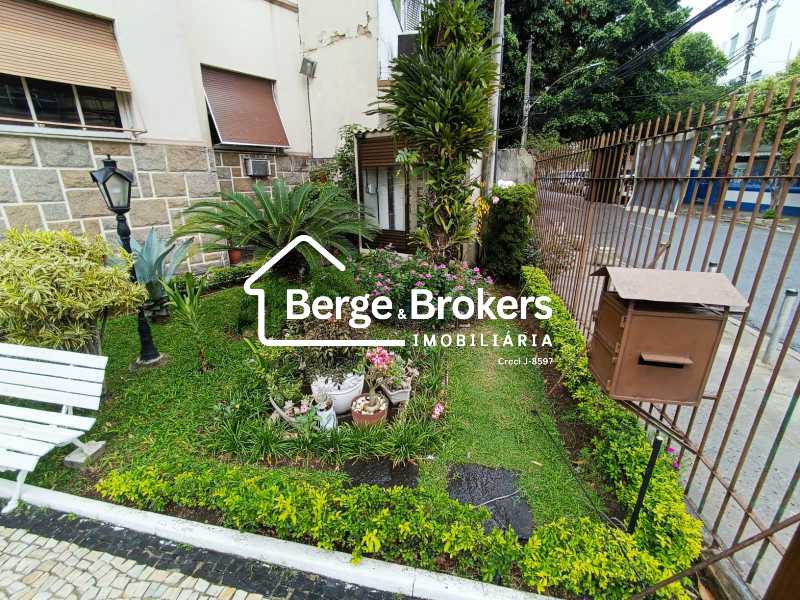 ENTRADA DO PRÉDIO - 2