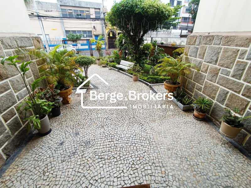 ENTRADA DO PRÉDIO - 4