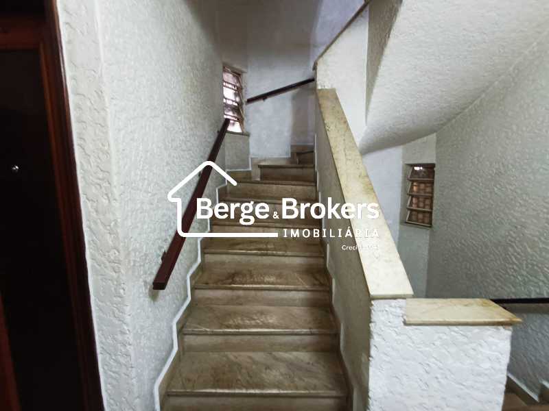 ESCADA PARA O ANDAR - 7