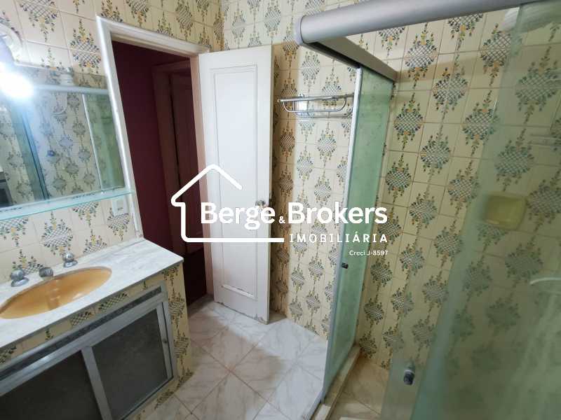 BANHEIRO SOCIAL - 13