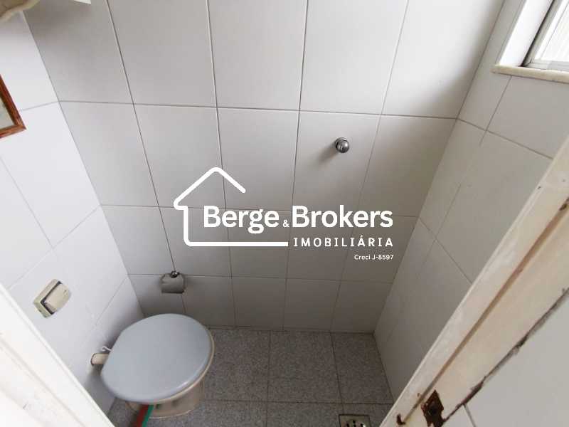 BANHEIRO DE SERVIÇO - 32