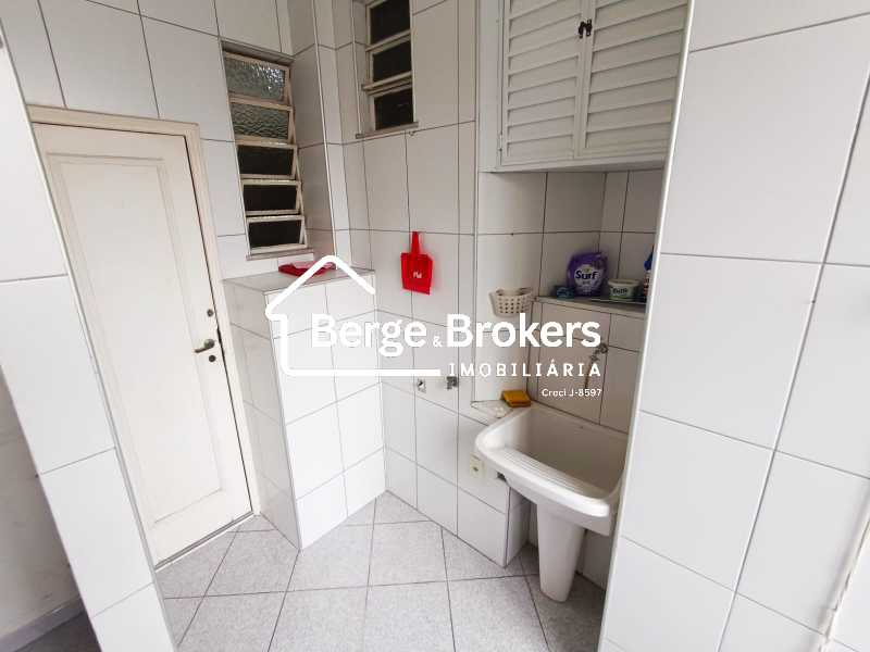 AREA DE SERVIÇO - 24