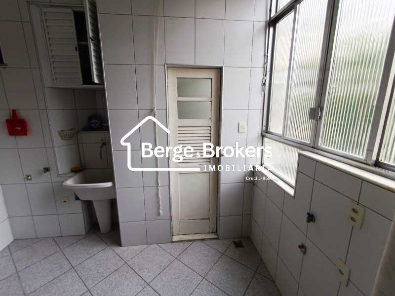 AREA DE SERVIÇO - 25