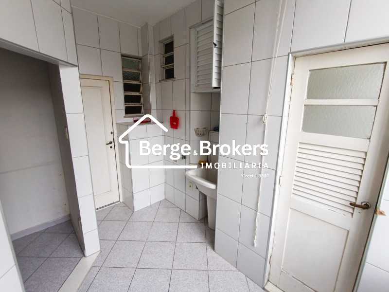 AREA DE SERVIÇO - 26