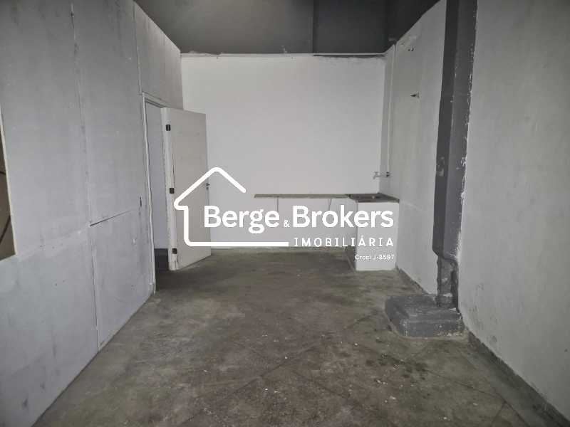 Conheça IMG-20251125-WA0037 do imóvel - Loja 256m² para venda e aluguel Humaitá, Rio de Janeiro - R$ 1.300.000 - RJLJ00051 - 18 IMG-20251125-WA0037 - 18