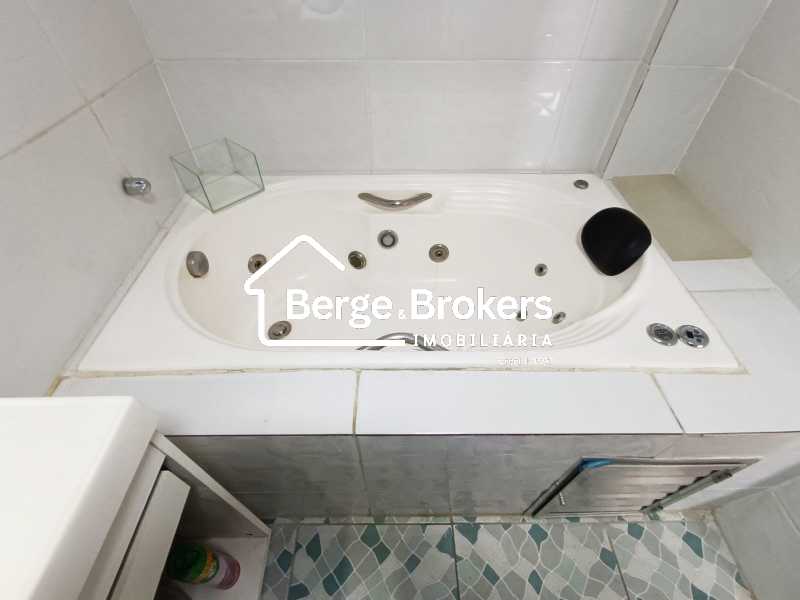 BANHEIRA DE HIDROMASSAGEM - 11