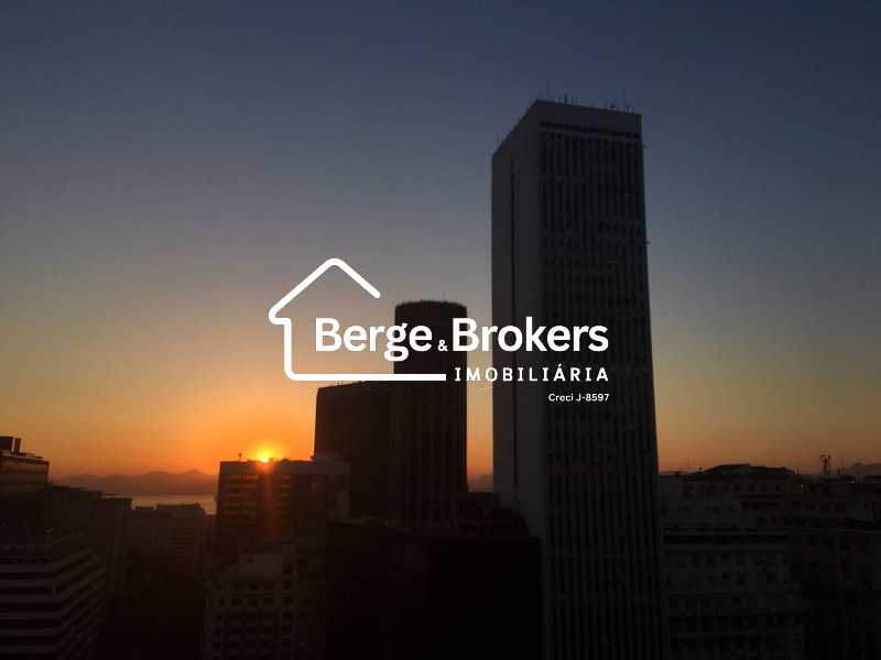 VISÃO JANELA A NOITE - 17