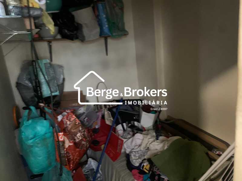 quarto de serviço. - 23