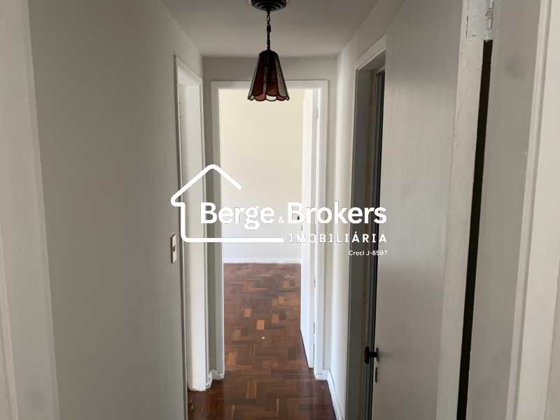 CORREDOR PARA OS QUARTOS - 19