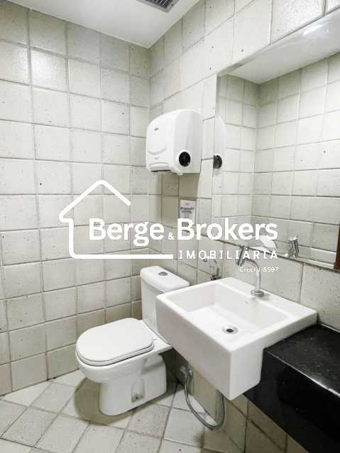 Conheça 13 - CAP SAL 40 - Bhs Térreo do imóvel - Prédio 369m² para alugar Humaitá, Rio de Janeiro - R$ 40.000 - RJPR00018 - 16 13 - CAP SAL 40 - Bhs Térreo - 16