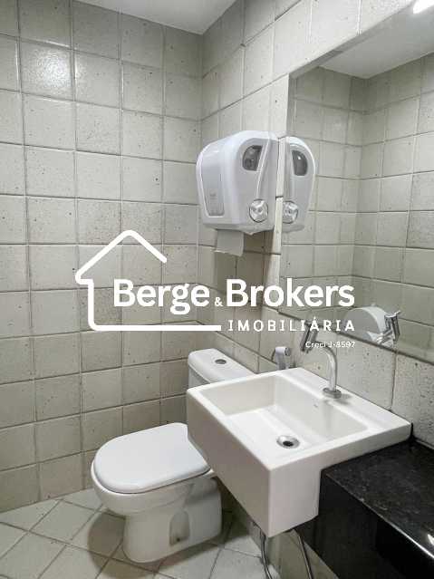Conheça 15 - CAP SAL 40 - Bhs 1 PAV 3 do imóvel - Prédio 369m² para alugar Humaitá, Rio de Janeiro - R$ 40.000 - RJPR00018 - 20 15 - CAP SAL 40 - Bhs 1 PAV 3 - 20