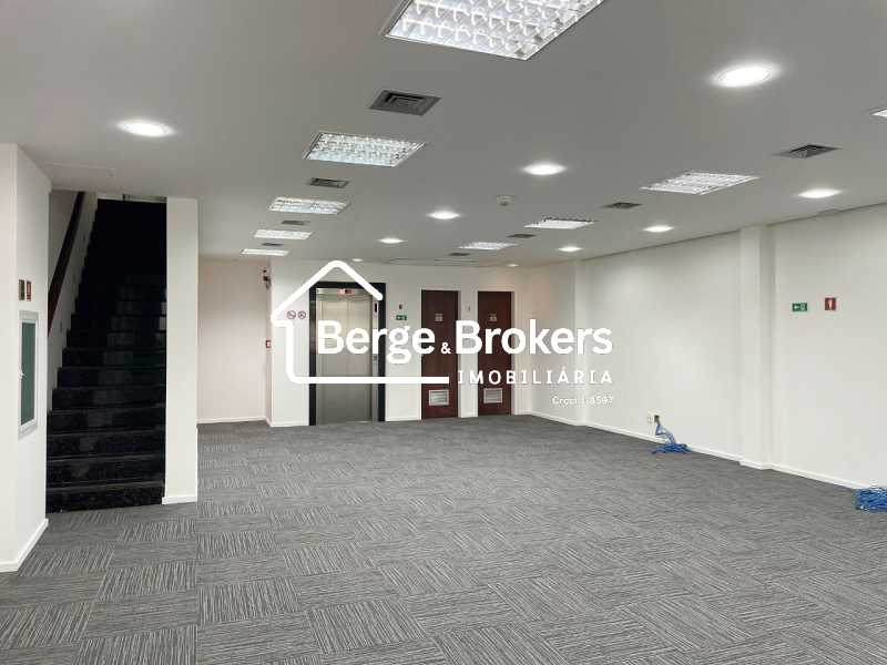 Conheça 17 - CAP SAL 40 - Salão 2 PAV do imóvel - Prédio 369m² para alugar Humaitá, Rio de Janeiro - R$ 40.000 - RJPR00018 - 26 17 - CAP SAL 40 - Salão 2 PAV - 26