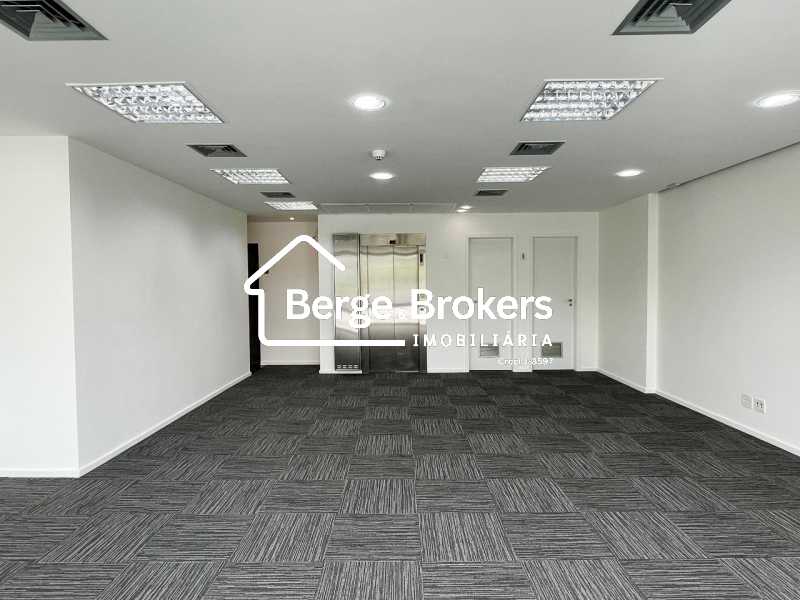 Conheça 20 - CAP SAL 40 - Salão 3 PAV do imóvel - Prédio 369m² para alugar Humaitá, Rio de Janeiro - R$ 40.000 - RJPR00018 - 34 20 - CAP SAL 40 - Salão 3 PAV - 34