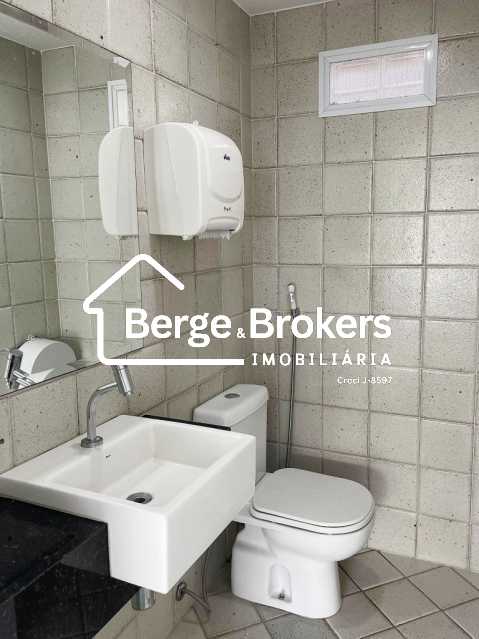 Conheça 21 - CAP SAL 40 - Bhs 3 PAV 2 do imóvel - Prédio 369m² para alugar Humaitá, Rio de Janeiro - R$ 40.000 - RJPR00018 - 40 21 - CAP SAL 40 - Bhs 3 PAV 2 - 40