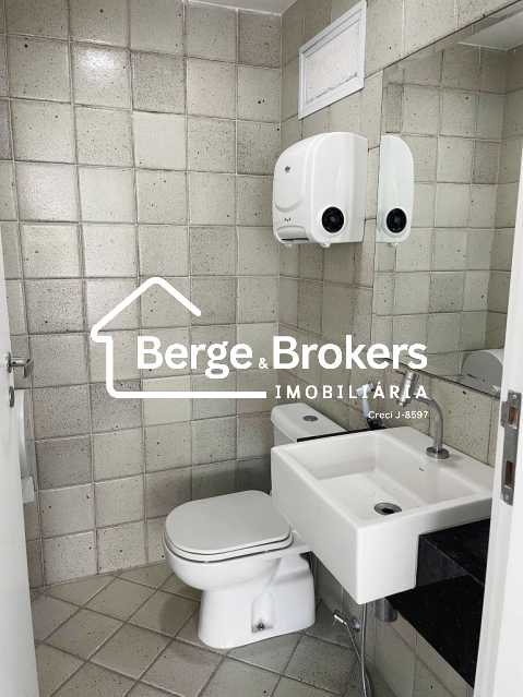 Conheça 21 - CAP SAL 40 - Bhs 3 PAV 3 do imóvel - Prédio 369m² para alugar Humaitá, Rio de Janeiro - R$ 40.000 - RJPR00018 - 41 21 - CAP SAL 40 - Bhs 3 PAV 3 - 41