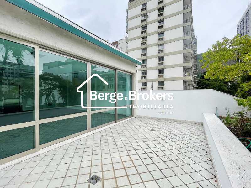 Conheça 23 - CAP SAL 40 - Varanda 3 PA do imóvel - Prédio 369m² para alugar Humaitá, Rio de Janeiro - R$ 40.000 - RJPR00018 - 45 23 - CAP SAL 40 - Varanda 3 PA - 45