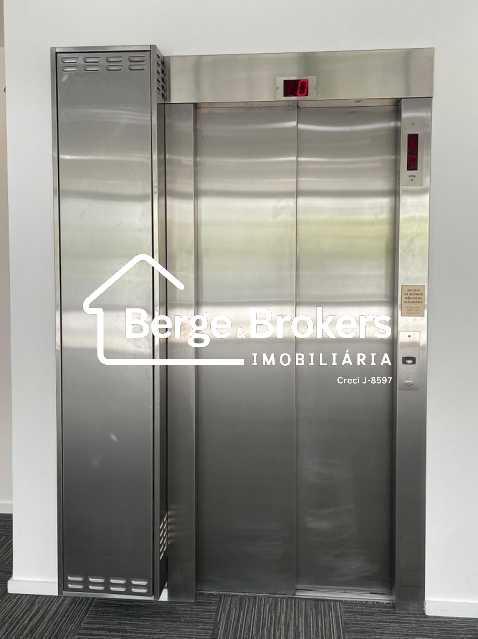 Conheça 24 - CAP SAL 40 - Elevad5 do imóvel - Prédio 369m² para alugar Humaitá, Rio de Janeiro - R$ 40.000 - RJPR00018 - 52 24 - CAP SAL 40 - Elevad5 - 52